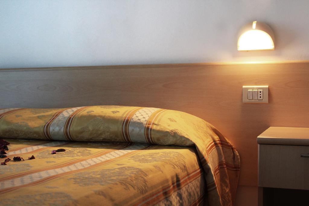 Hotel New Primula リミニ エクステリア 写真